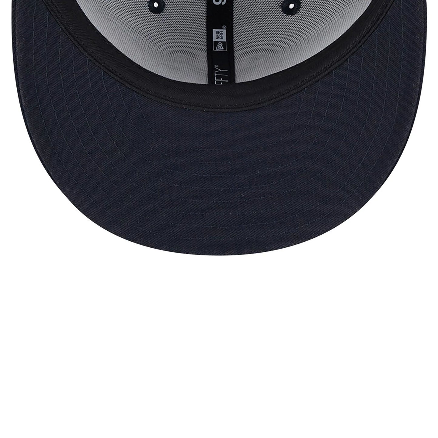 This is a New York Yankees MLB x Alpha Industries Navy 9FIFTY Snapback Adjustable Cap 4