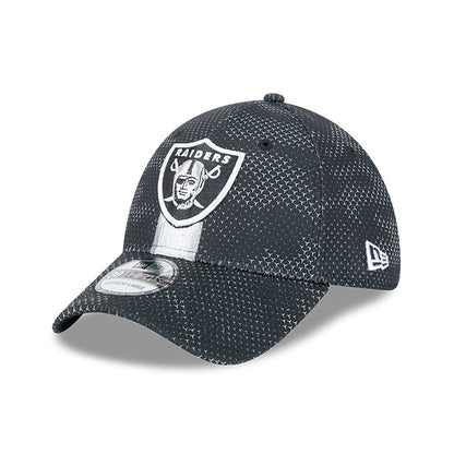 This is a Las Vegas Raiders NFL Sideline 2024 Black 39THIRTY Stretch Fit Cap 3