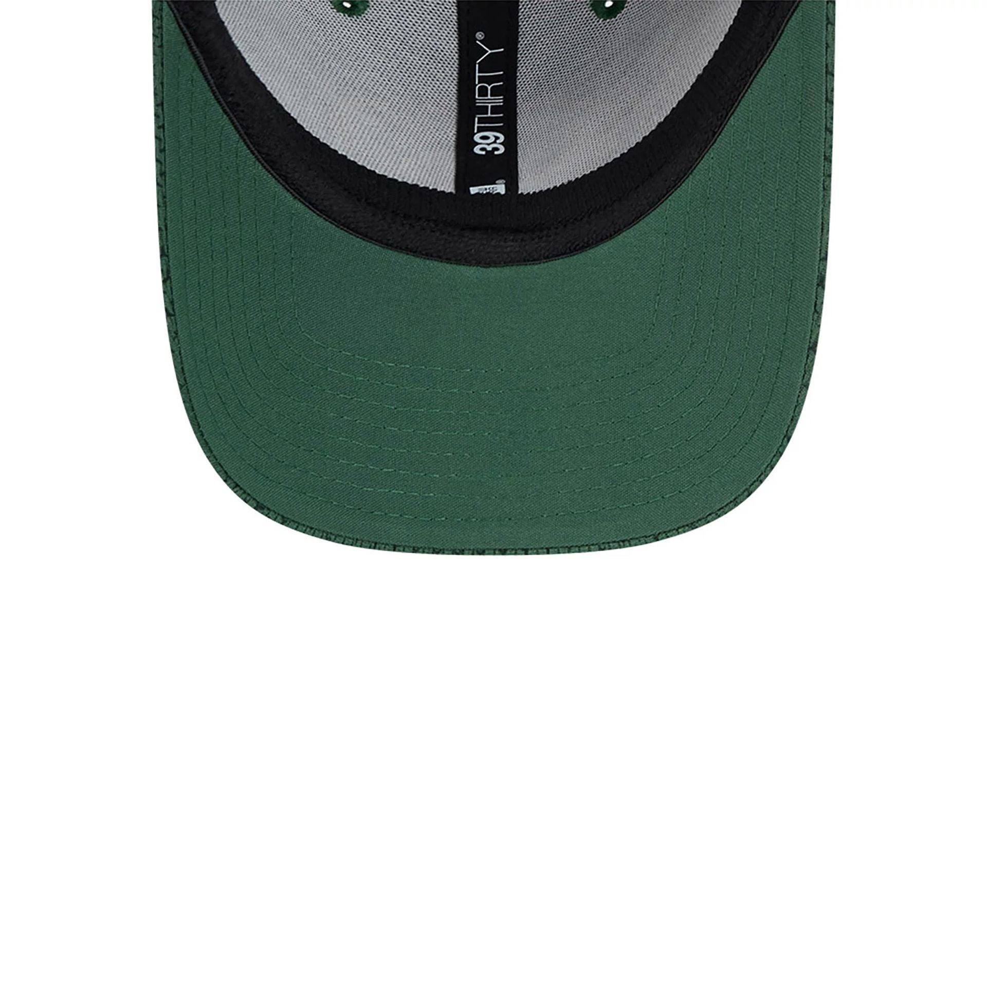 This is a Green Bay Packers NFL Sideline 2024 Dark Green 39THIRTY Stretch Fit Cap 4