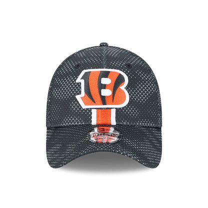 This is a Cincinnati Bengals NFL Sideline 2024 Black 39THIRTY Stretch Fit Cap 2