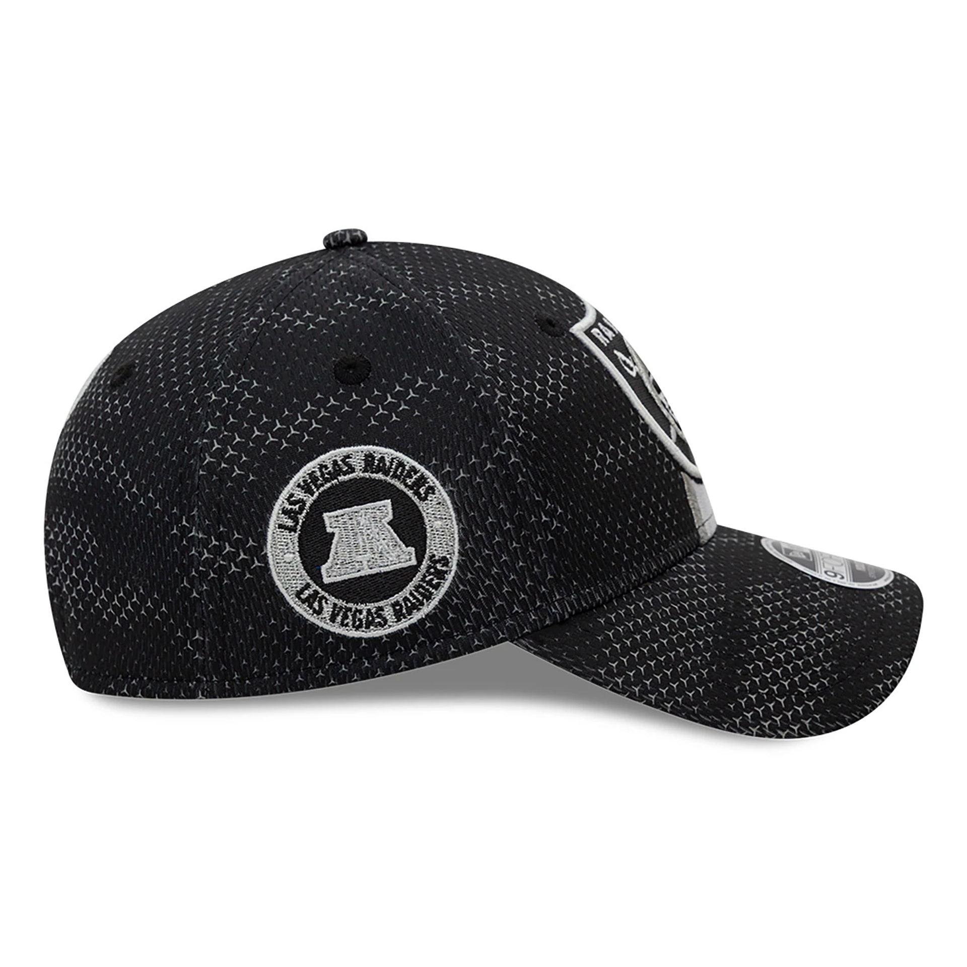 This is a Las Vegas Raiders Youth NFL Sideline 2024 Black 9FORTY Stretch Snap Cap 6