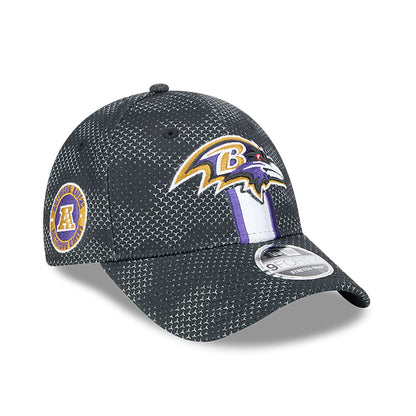 This is a Baltimore Ravens NFL Sideline 2024 Black 9FORTY Stretch Snap Cap 1