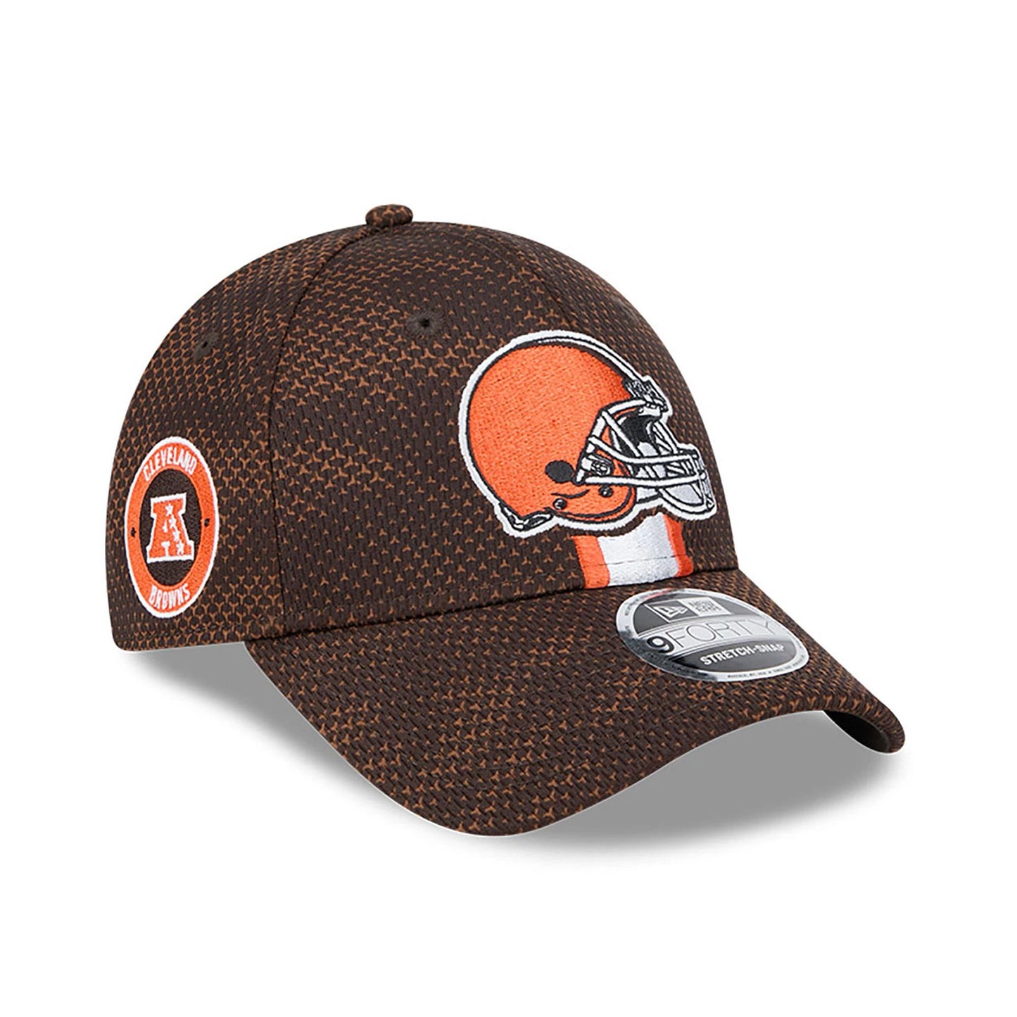 This is a Cleveland Browns NFL Sideline 2024 Dark Brown 9FORTY Stretch Snap Cap 1