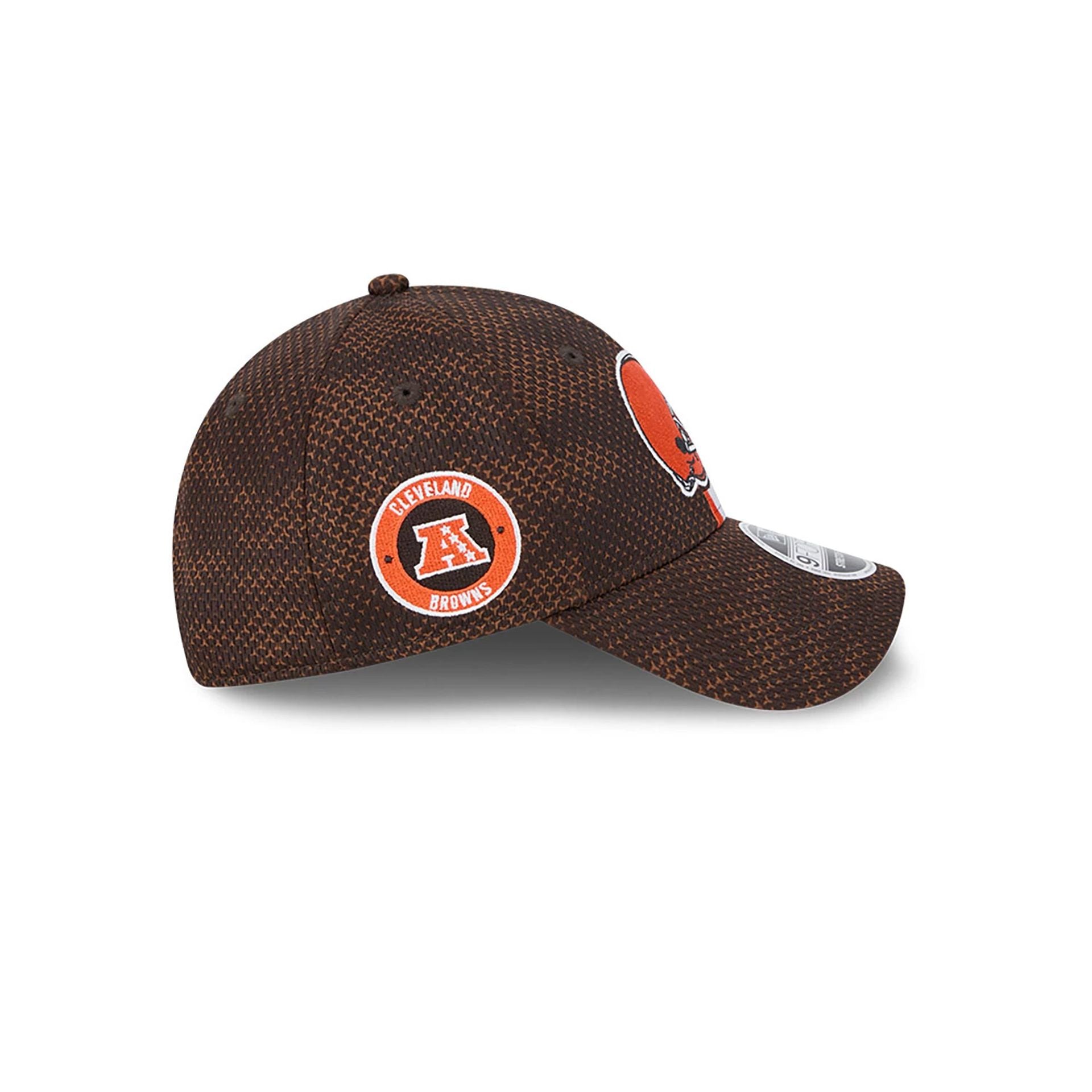 This is a Cleveland Browns NFL Sideline 2024 Dark Brown 9FORTY Stretch Snap Cap 6