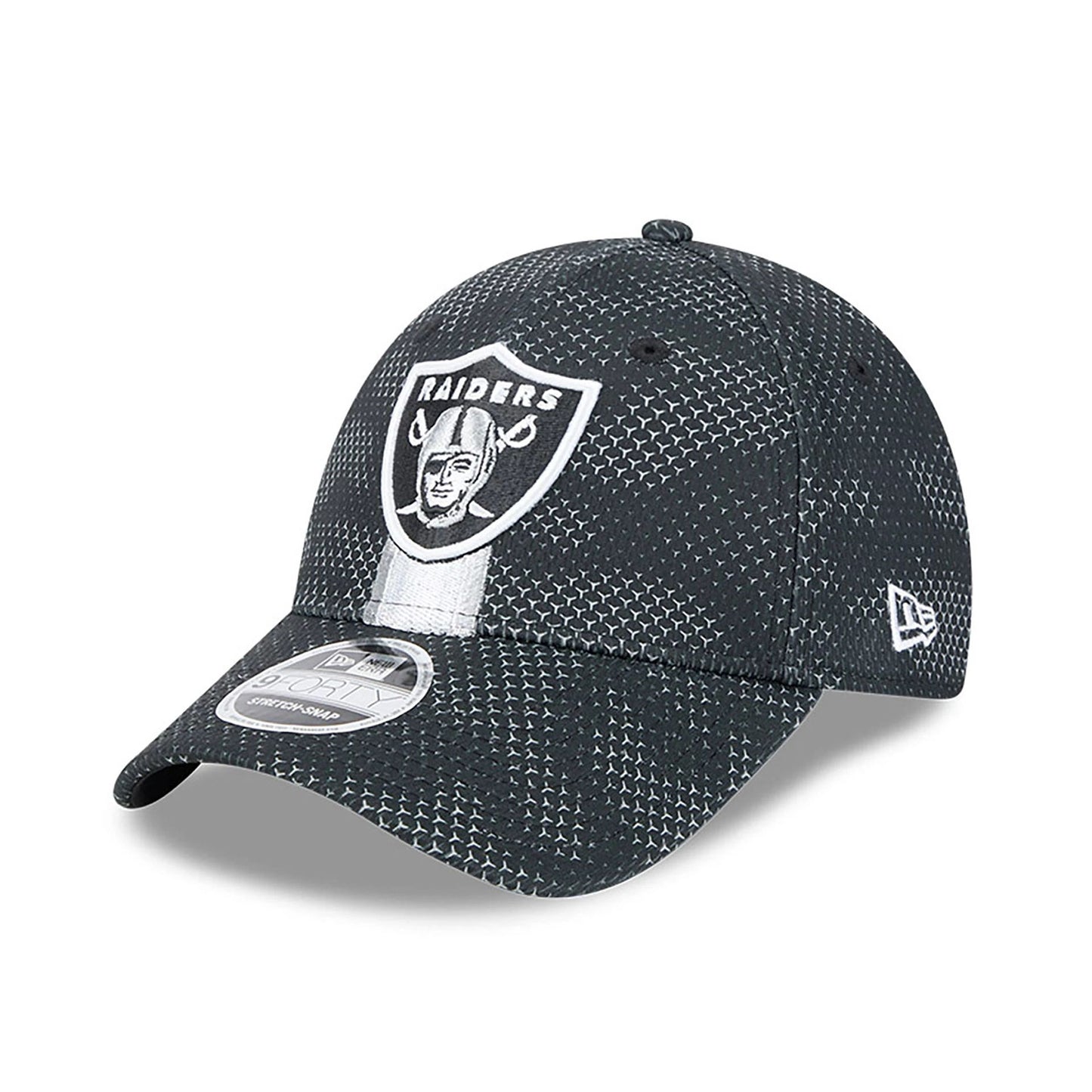 This is a Las Vegas Raiders NFL Sideline 2024 Black 9FORTY Stretch Snap Cap 1