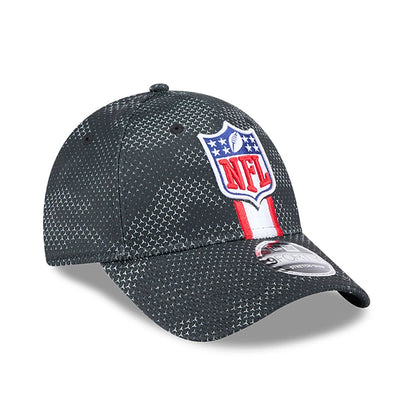 This is a NFL Official Logo NFL Sideline 2024 Black 9FORTY Stretch Snap Cap 3