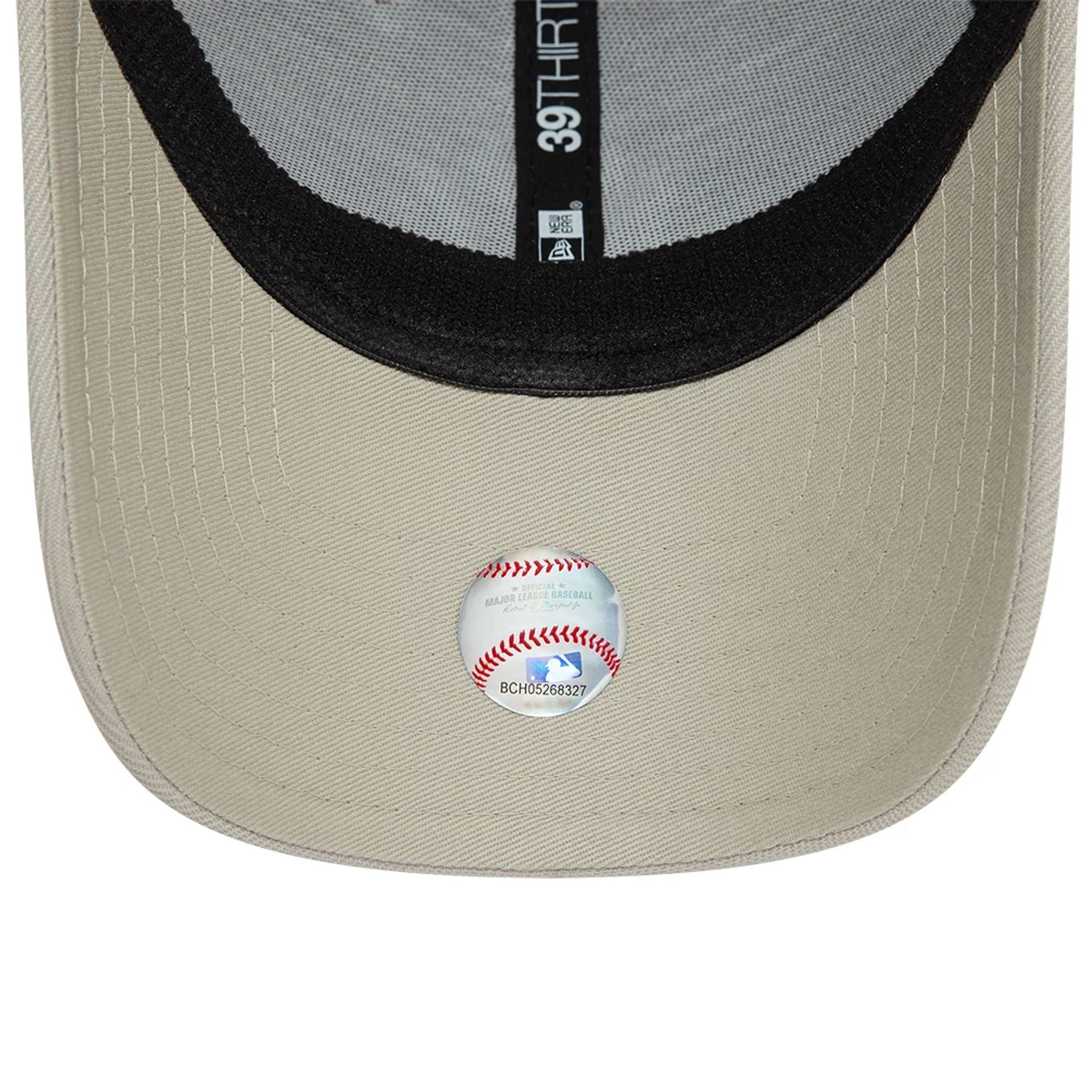 This is a New York Yankees Neutral World Series Beige 39THIRTY Stretch Fit Cap 2