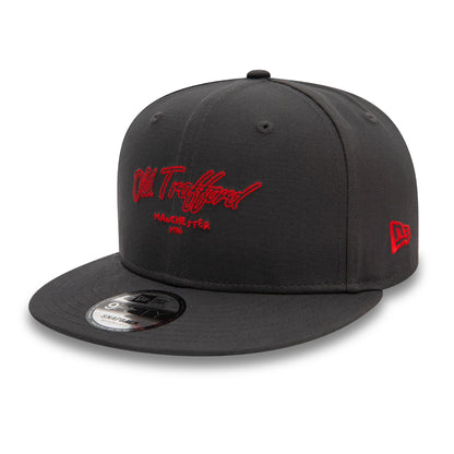 This is a Manchester United FC Chain Stitch Dark Grey 9FIFTY Snapback Cap 4