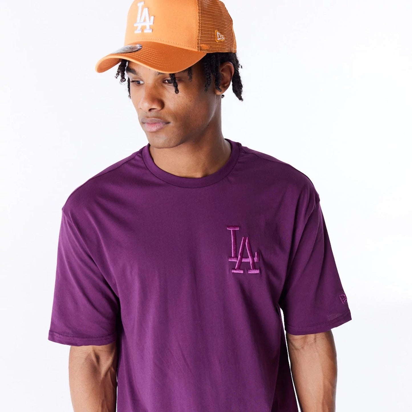 The Male model is wearing LA Dodgers League Essential Dark Purple Oversized T-Shirt 4