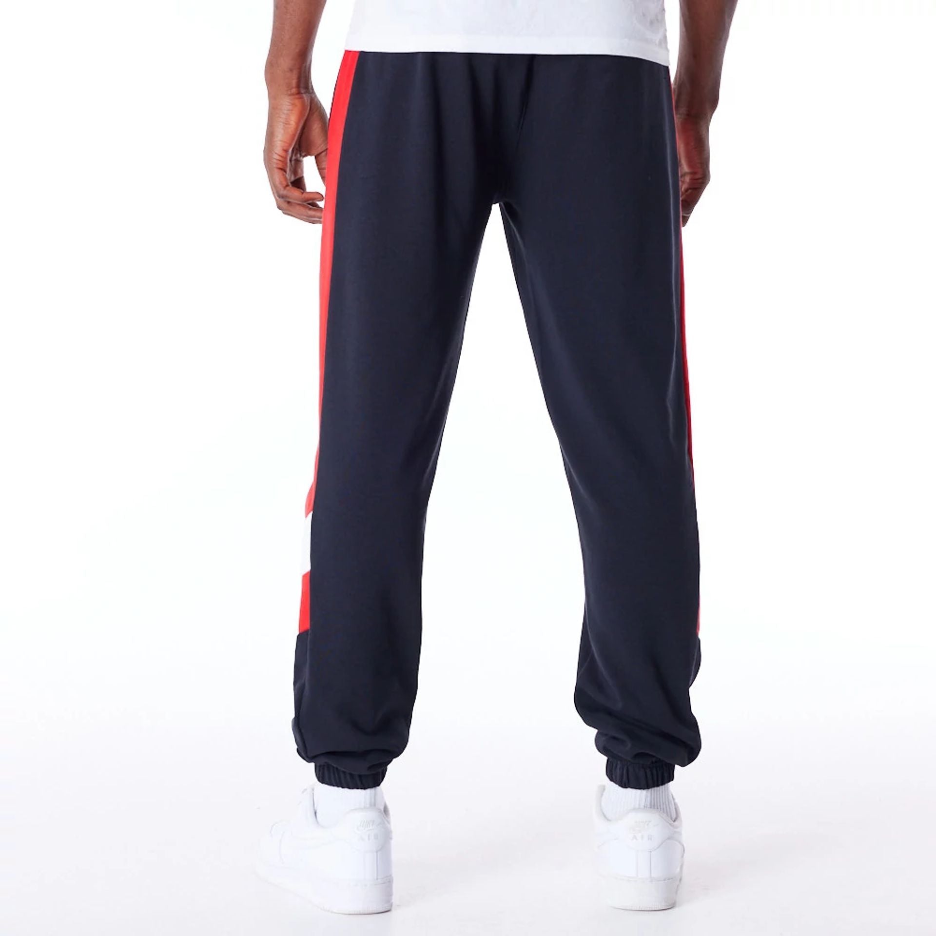 The Male model is wearing Chicago Bulls NBA Panel Black Fleece Joggers  6