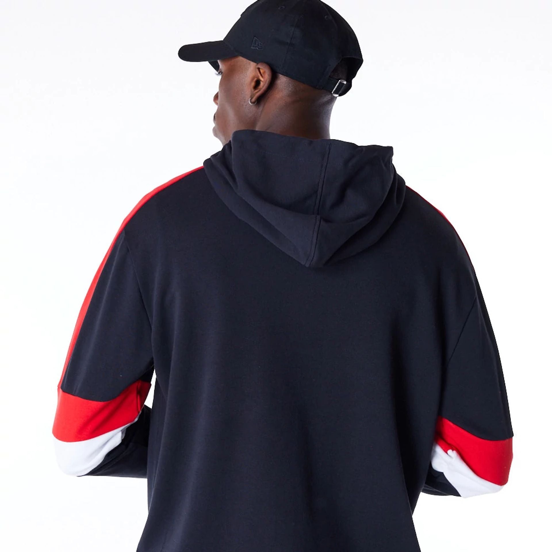 The Male model is wearing Chicago Bulls Colour Block Black Pullover Hoodie  3