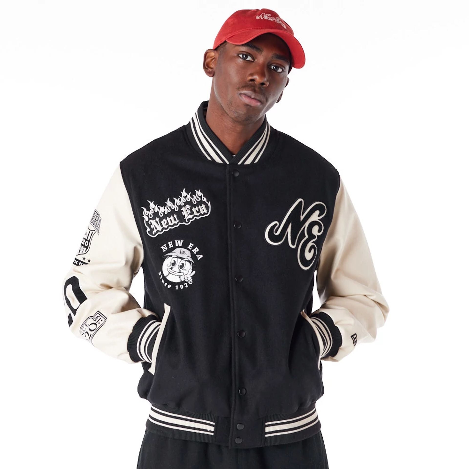 Schwarze New Era Varsity Patch College Jacke New Era Cap DE