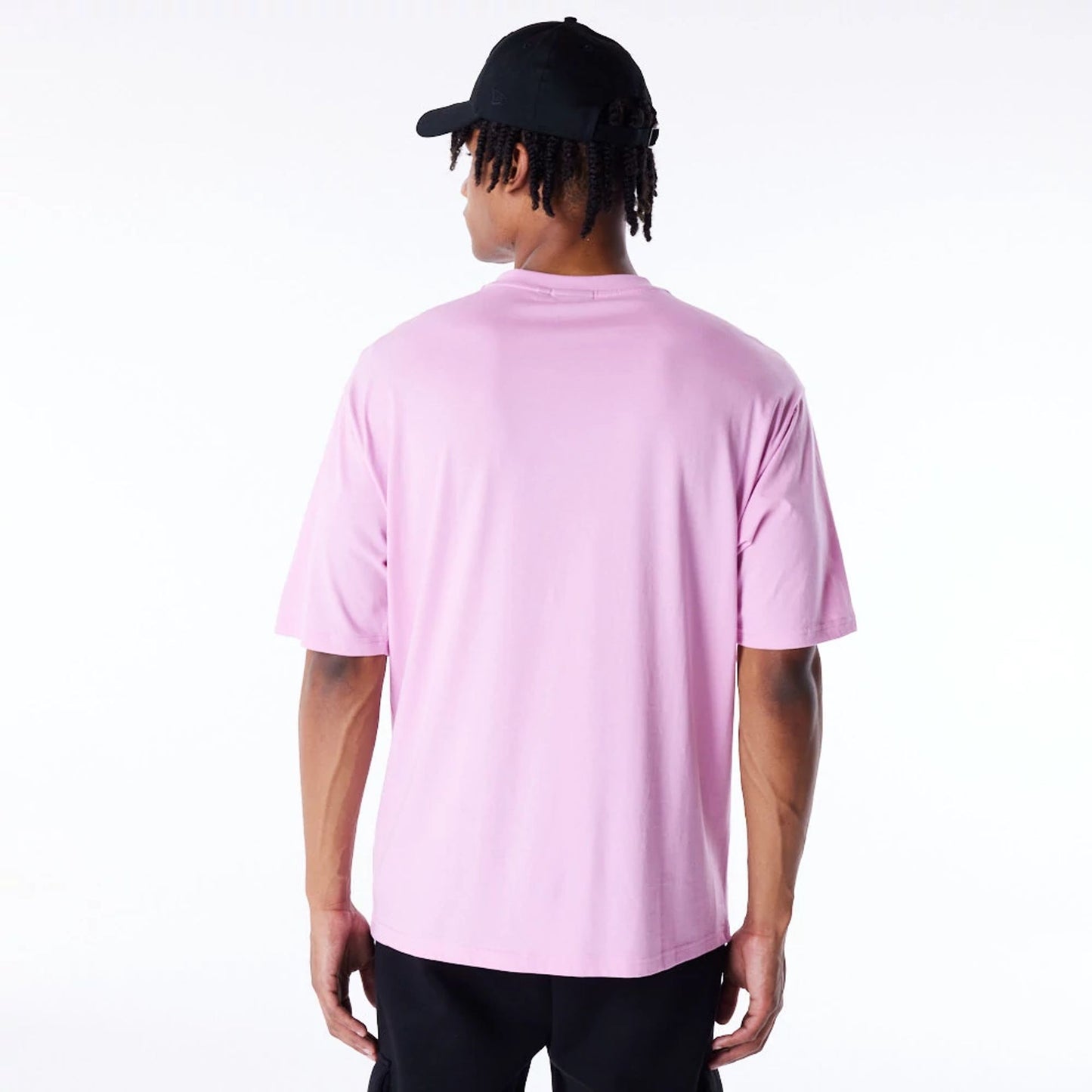 The Male model is wearing Chicago Bulls Retro Graphic Pastel Pink Oversized T-Shirt 3