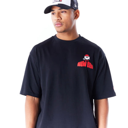 The Male model is wearing New Era New York City Graphic Black Oversized T-Shirt 2