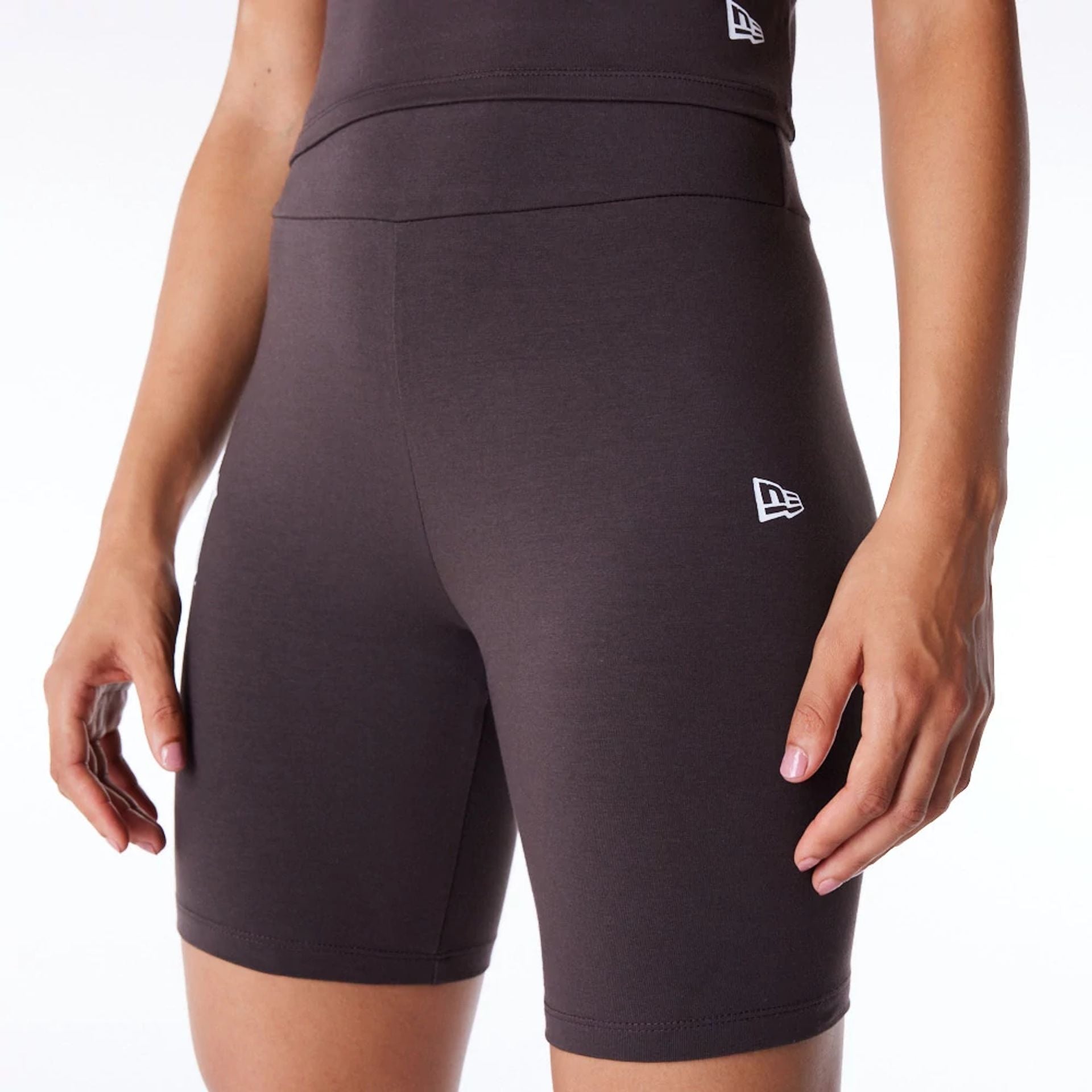 The Female model is wearing LA Dodgers Womens MLB League Essential Dark Brown Cycling Shorts 6