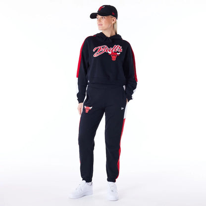 The Female model is wearing Chicago Bulls Womens NBA Colour Block Black Pullover Hoodie 1