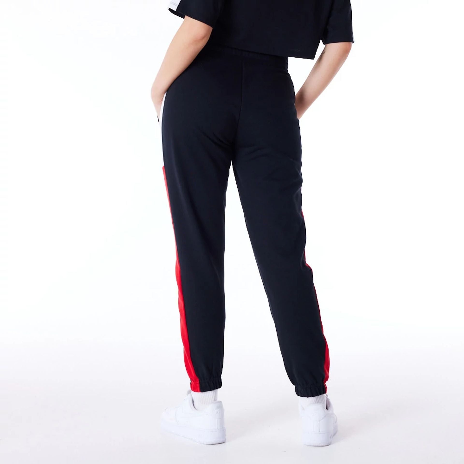 The Female model is wearing Chicago Bulls Womens NBA Colour Block Black Fleece Joggers 2