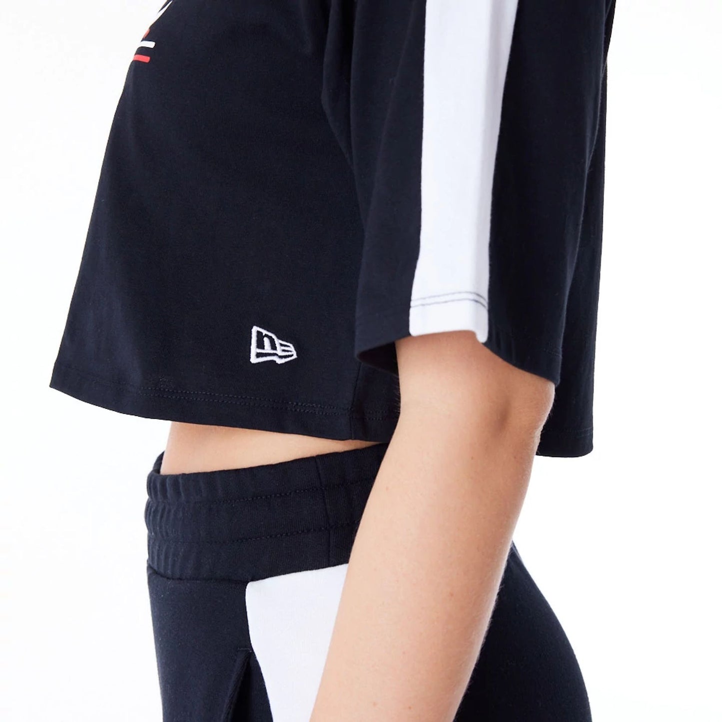 The Female model is wearing Chicago Bulls Womens NBA Colour Block Black Crop T-Shirt 5