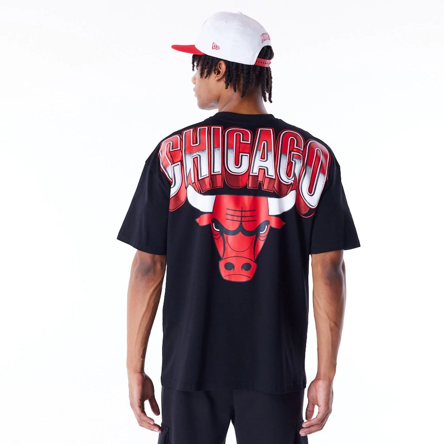 The Male model is wearing Chicago Bulls NBA Tech Black Oversized T-Shirt 6