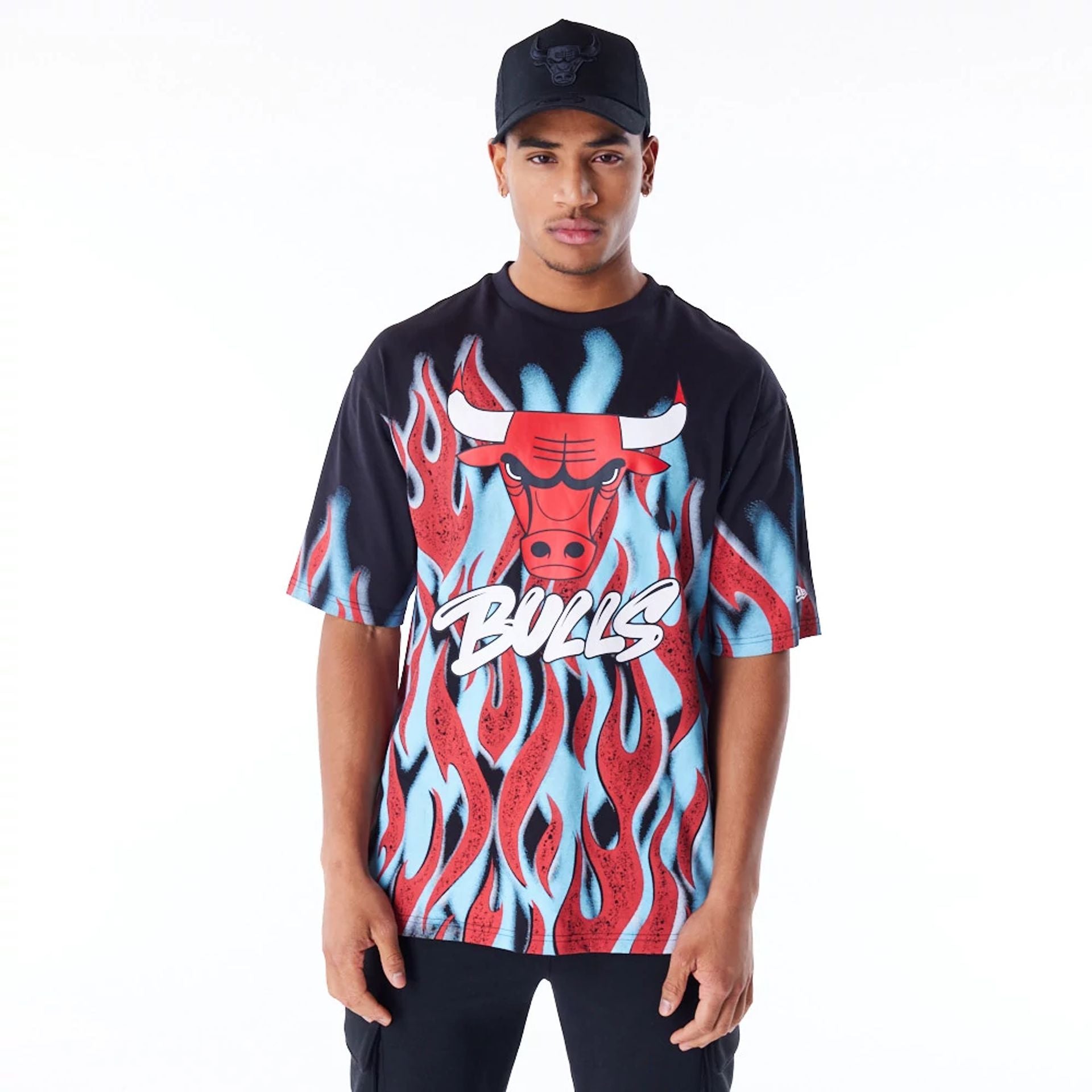 The Male model is wearing Chicago Bulls NBA Flame Black Oversized T-Shirt 6