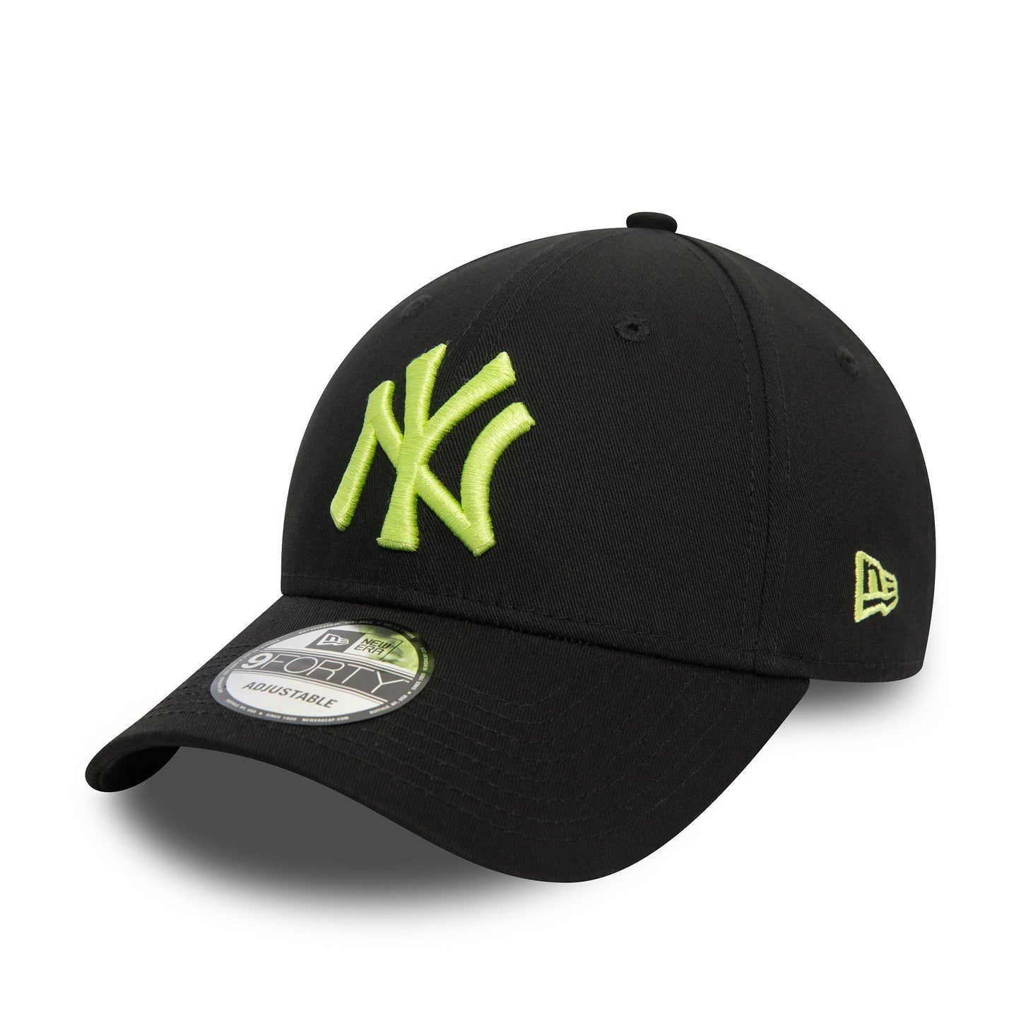 This is a New York Yankees League Essential Black and Green 9FORTY Adjustable Cap 1