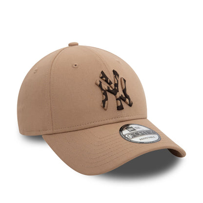 This is a New York Yankees Seasonal Infill Beige 9FORTY Adjustable Cap 3