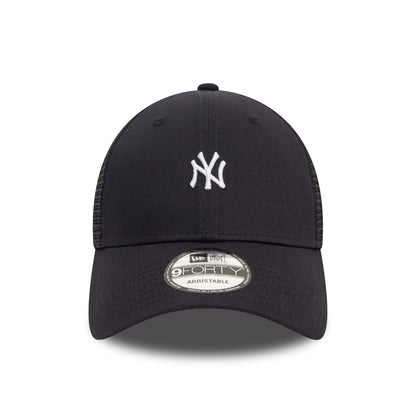 This is a New York Yankees Mini Homefield Navy 9FORTY Trucker Cap 2