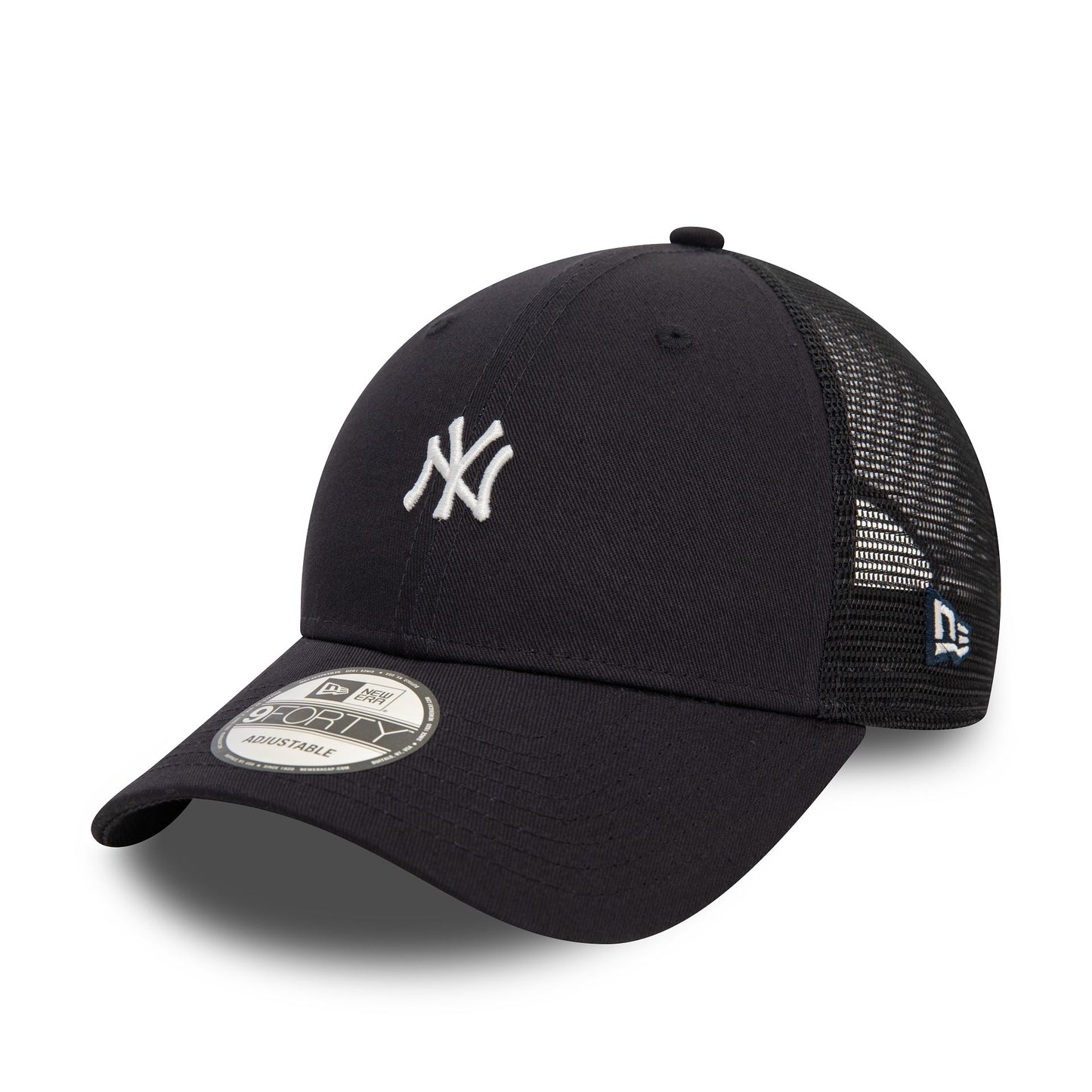 This is a New York Yankees Mini Homefield Navy 9FORTY Trucker Cap 1