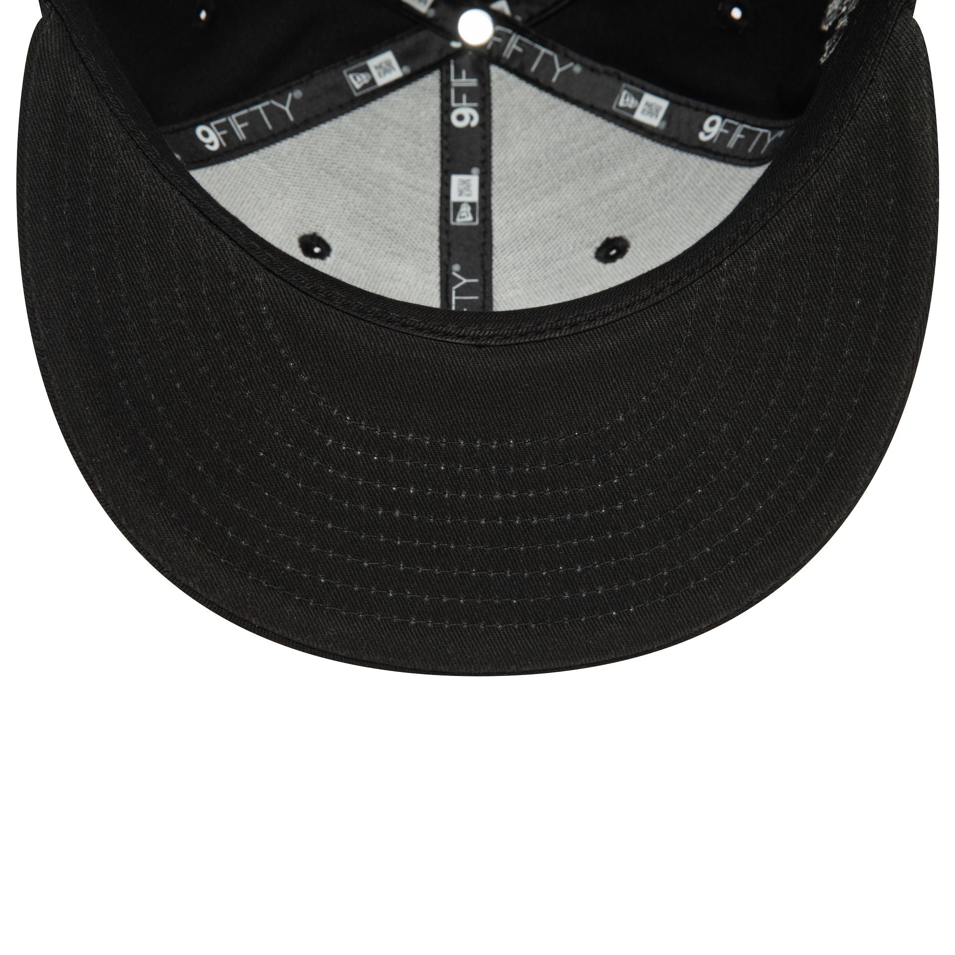 This is a LA Dodgers Monochrome Black 9FIFTY Snapback Cap 5