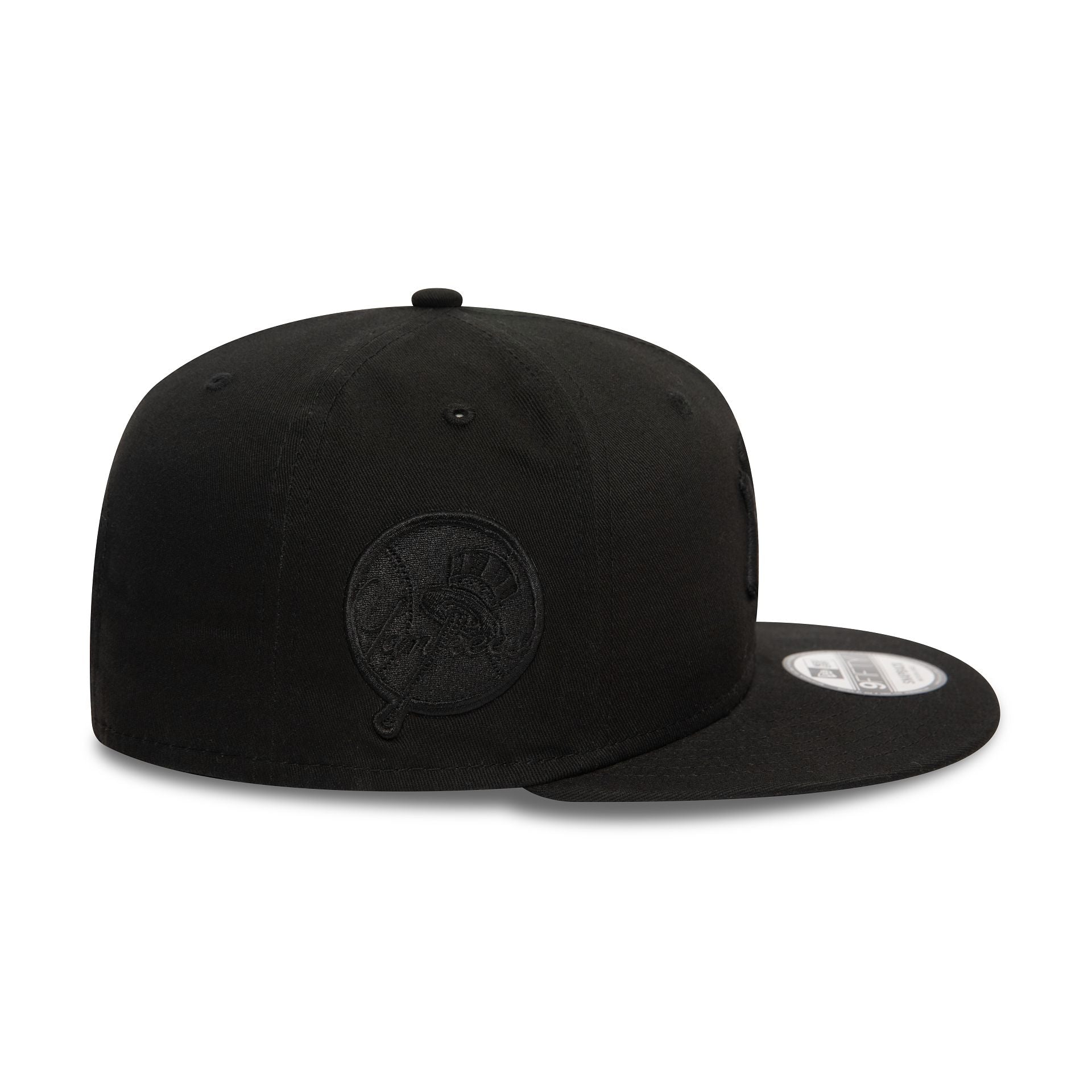 This is a New York Yankees Monochrome Black 9FIFTY Snapback Cap 6