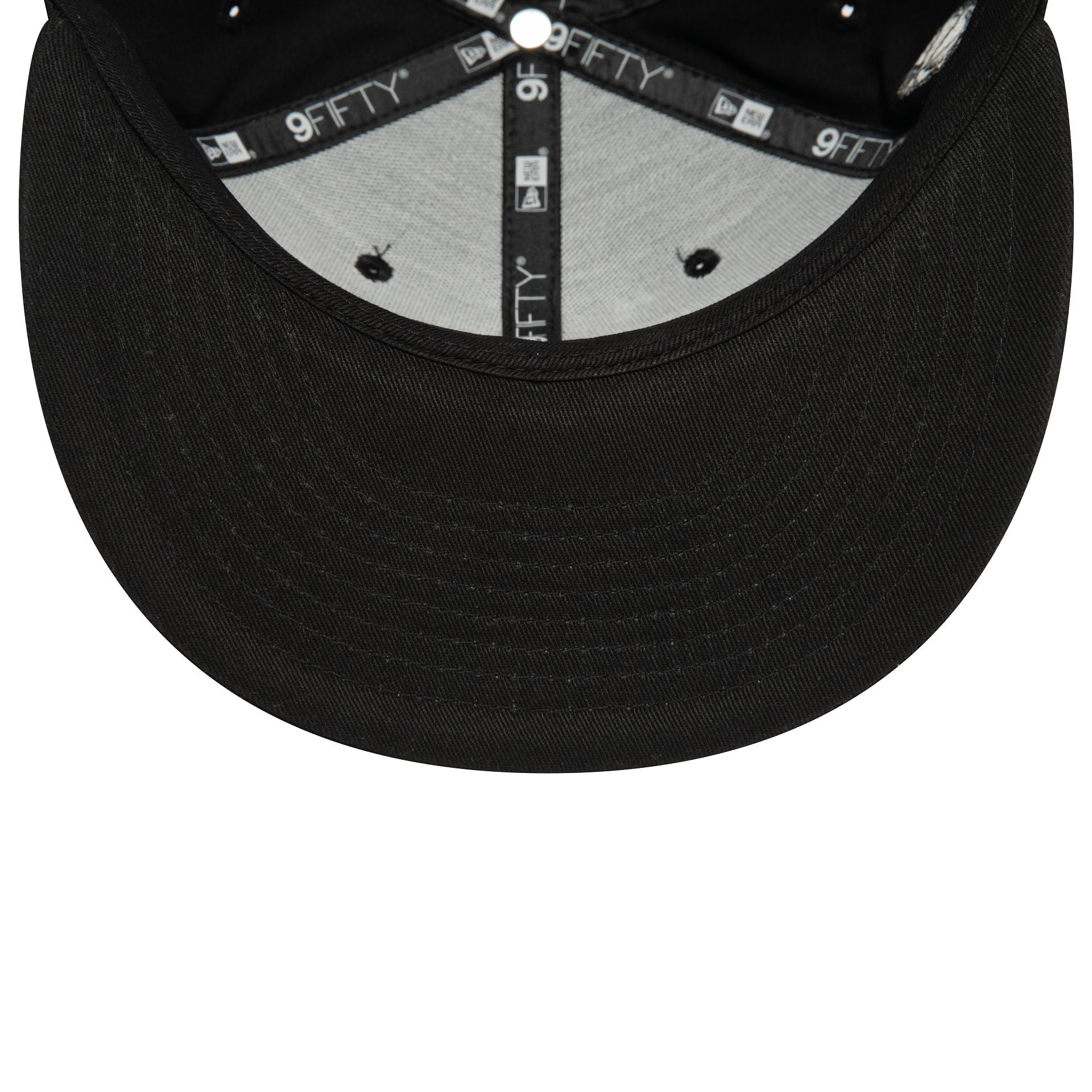 This is a LA Lakers Monochrome Black 9FIFTY Snapback Cap 5