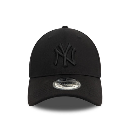 This is a New York Yankees Monochrome Black 39THIRTY Stretch Fit Cap 2