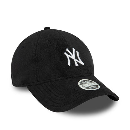 This is a New York Yankees Womens Cosy Black 9FORTY Adjustable Cap 3