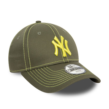 This is a New York Yankees Youth Stitch Khaki 9FORTY Adjustable Cap 2