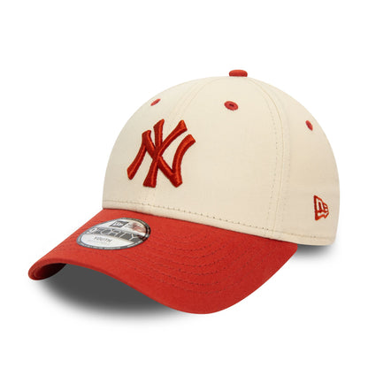 This is a New York Yankees Youth Contrast Light Beige 9FORTY Adjustable Cap 1