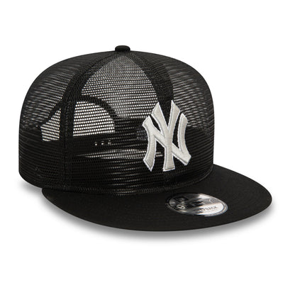 This is a New York Yankees Embroidered Mesh Black 9FIFTY Snapback Cap 3