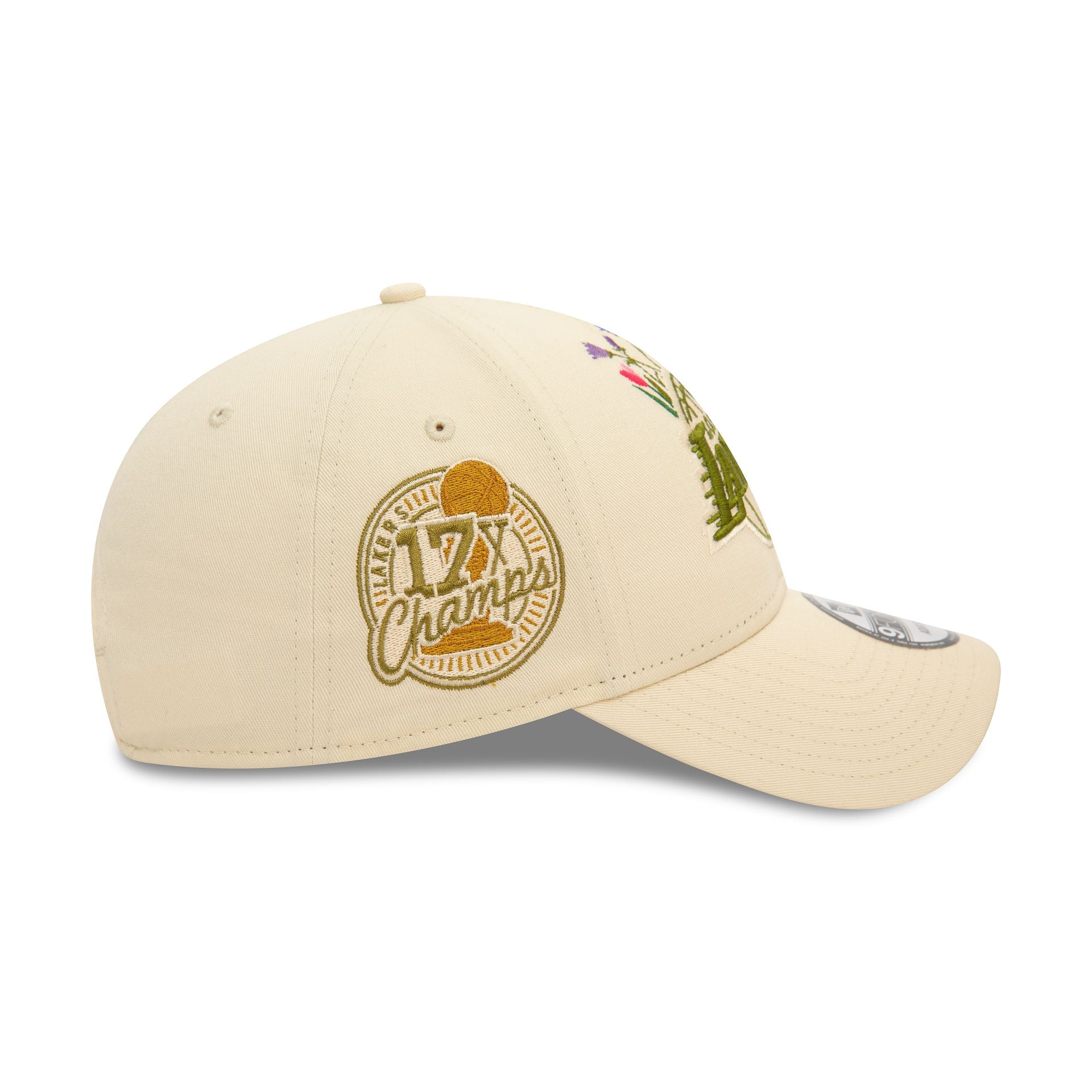 This is a LA Lakers Flower Icon Light Beige 9FORTY Adjustable Cap 2