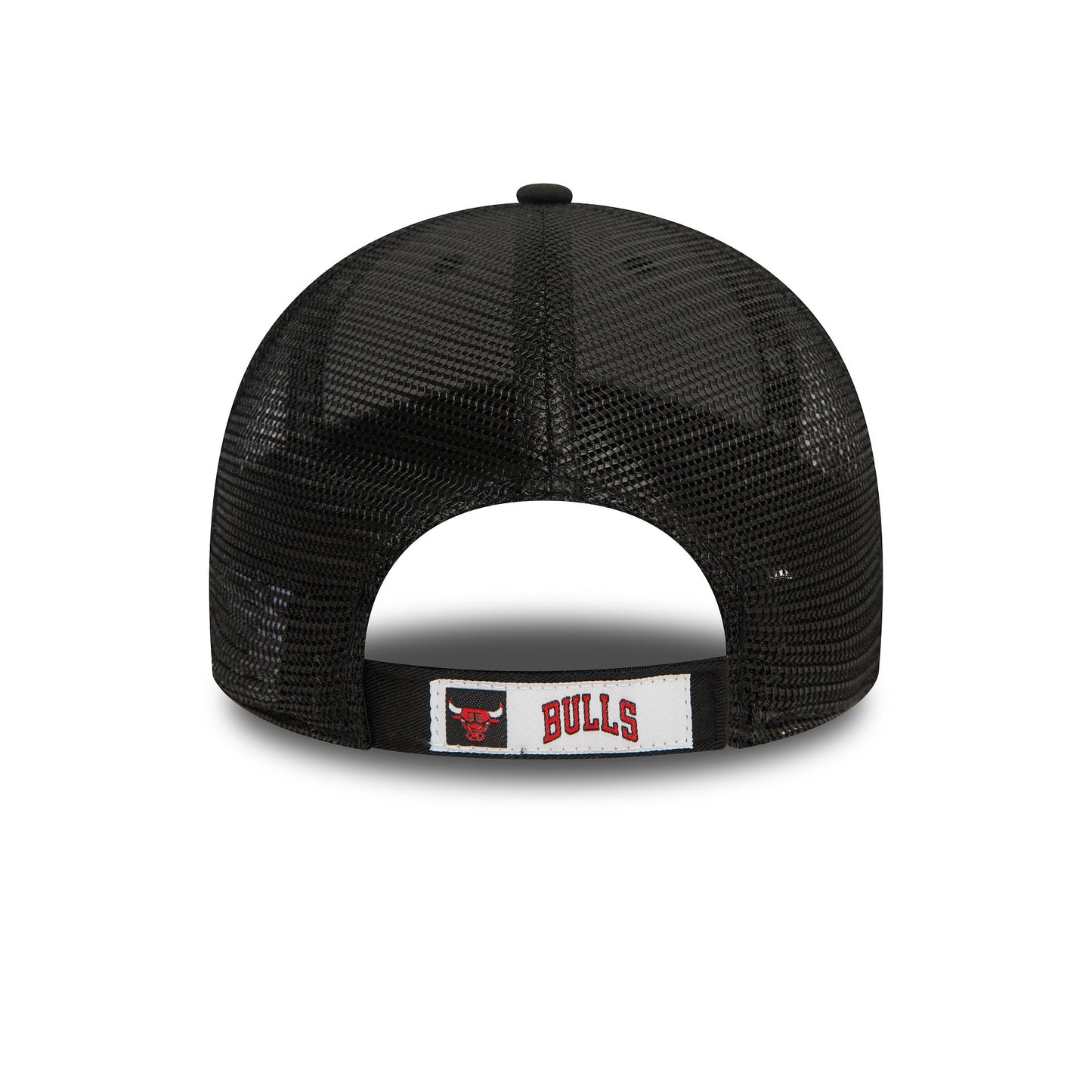 This is a Chicago Bulls Home Field Black 9FORTY Adjustable Trucker Cap 4