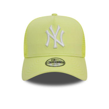 This is a New York Yankees Youth League Essential Pastel Green 9FORTY A-Frame Adjustable Trucker Cap 3