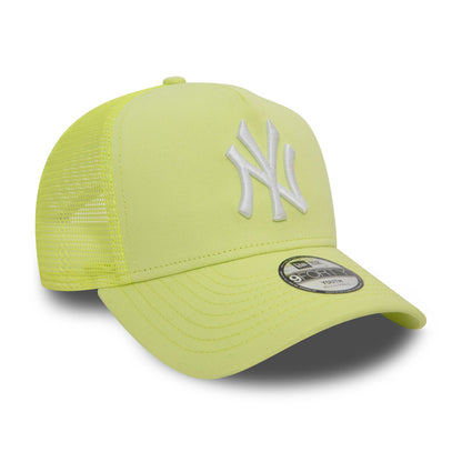 This is a New York Yankees Youth League Essential Pastel Green 9FORTY A-Frame Adjustable Trucker Cap 4