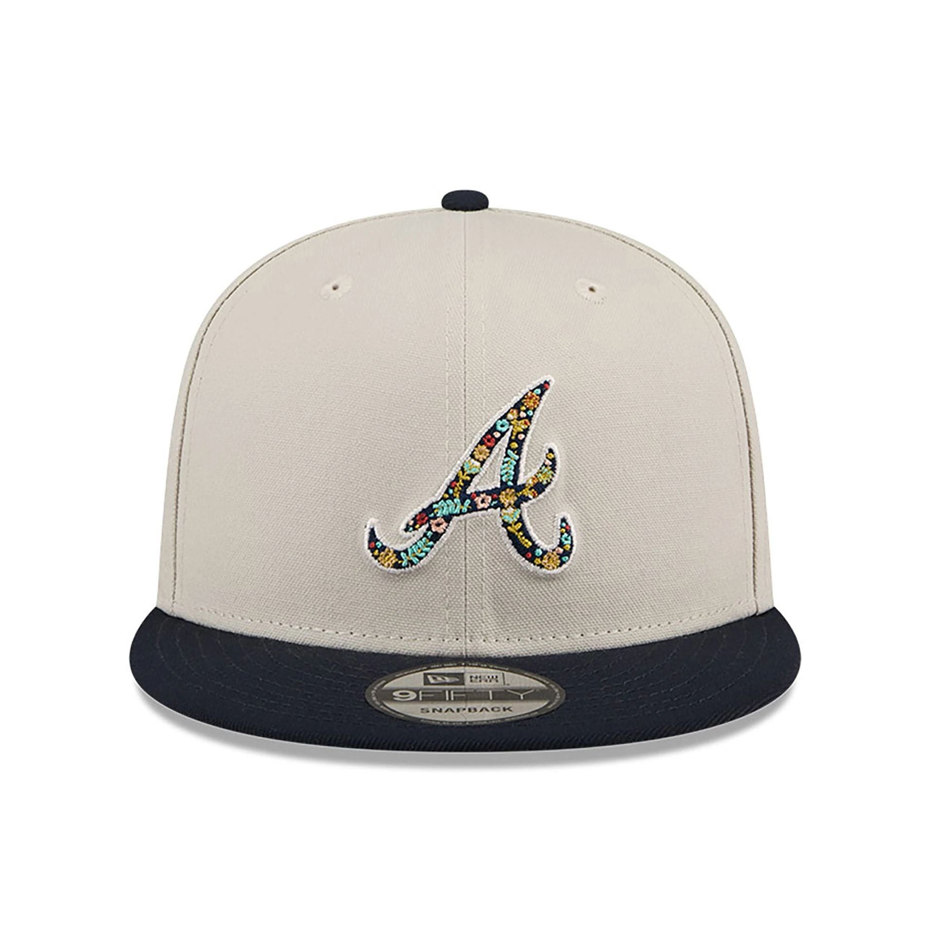 This is a Atlanta Braves Floral Fill Light Beige 9FIFTY Snapback Cap 3