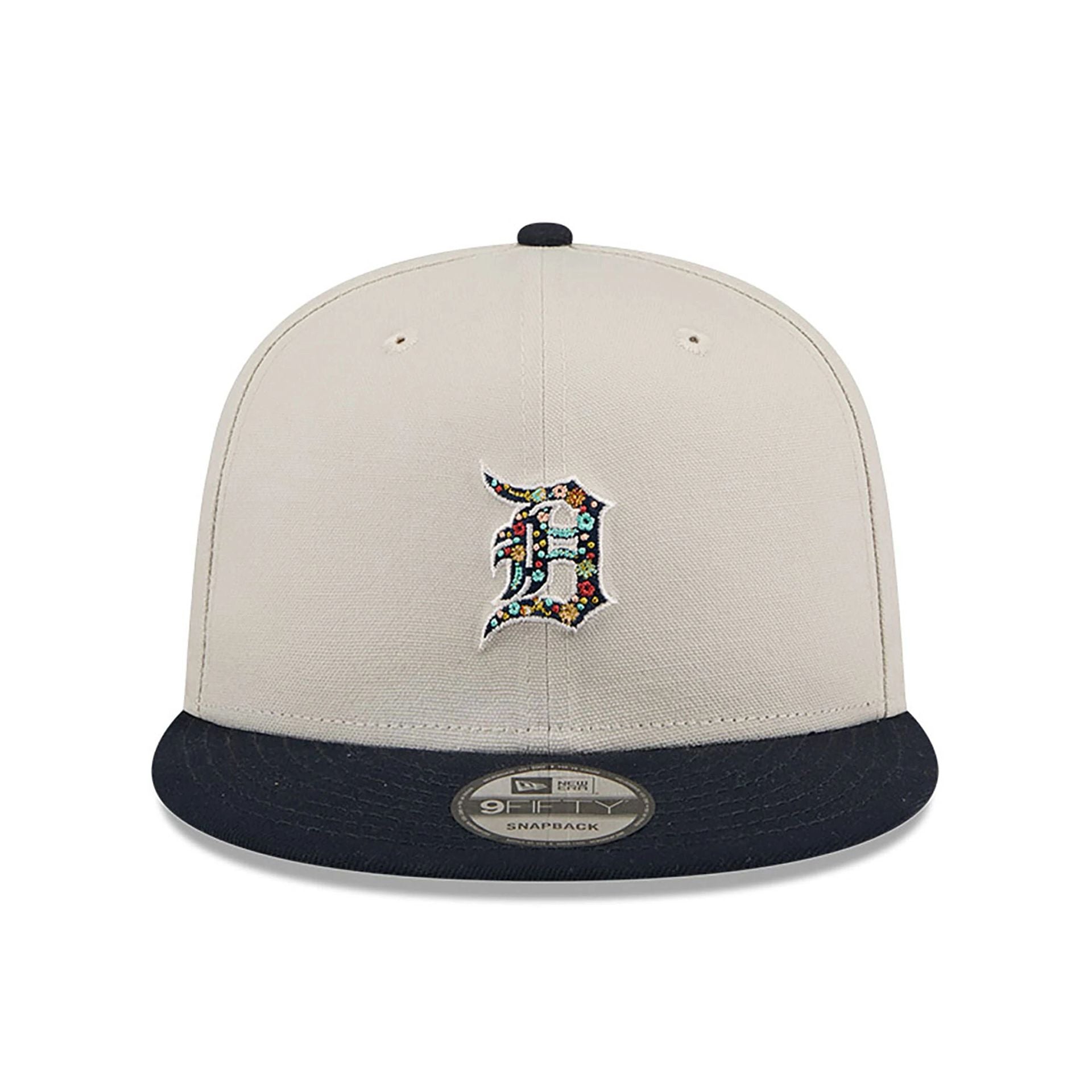 This is a Detroit Tigers Floral Fill Light Beige 9FIFTY Snapback Cap 3