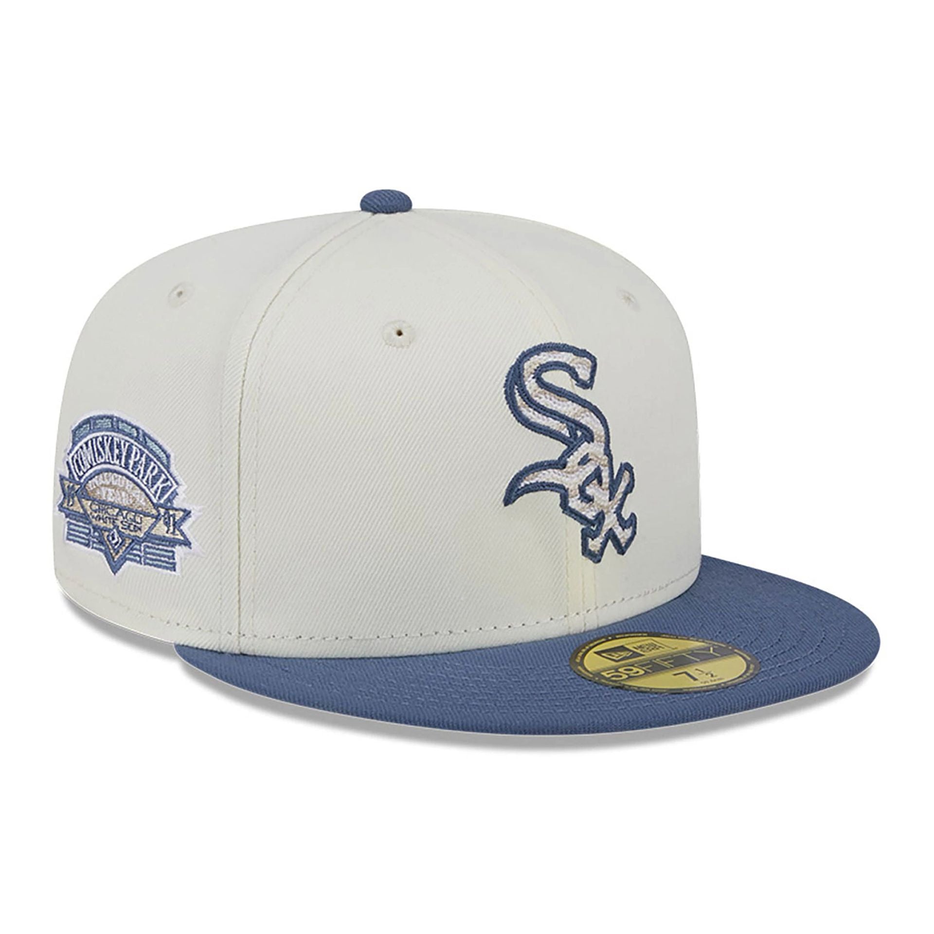 This is a Chicago White Sox Wavy Chainstitch White 59FIFTY Fitted Cap 1