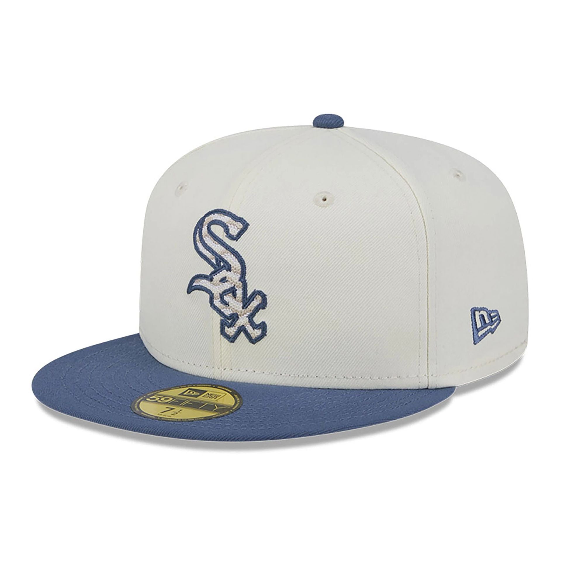 This is a Chicago White Sox Wavy Chainstitch White 59FIFTY Fitted Cap 4