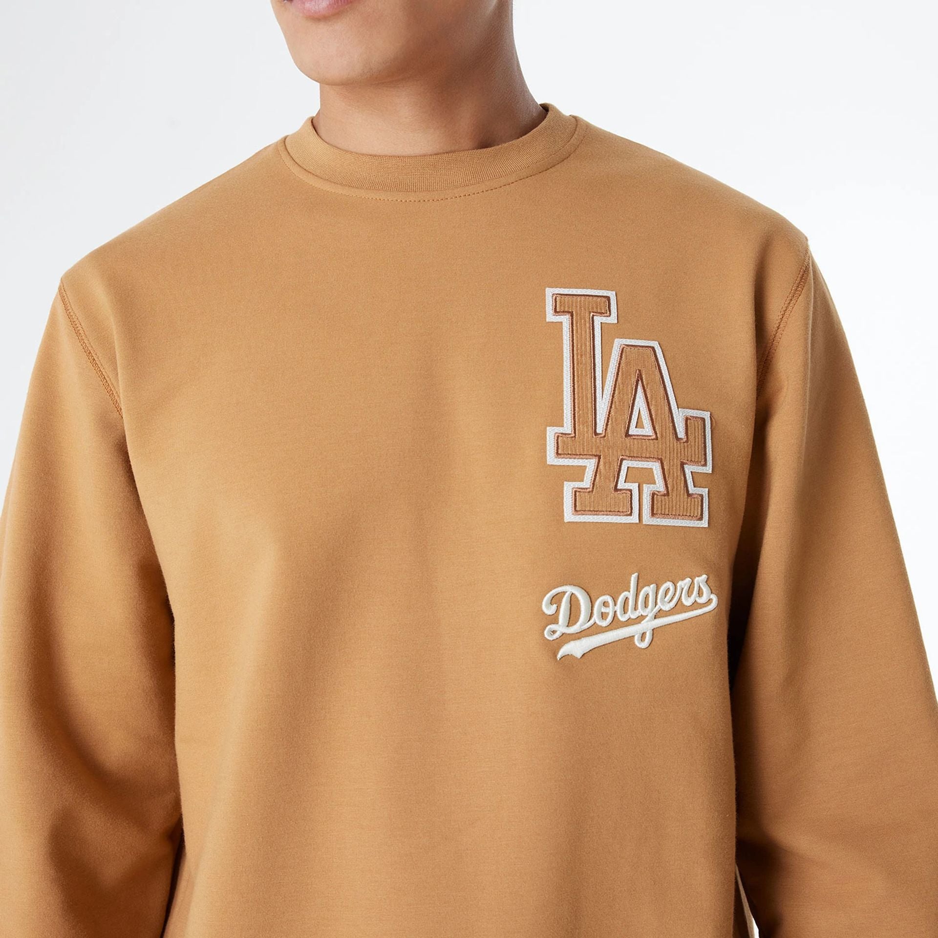 The Male model is wearing LA Dodgers MLB Logo Select Beige Crew Neck Sweater 5