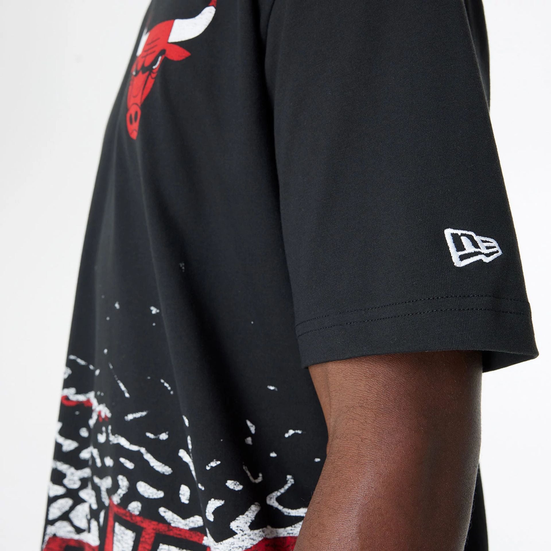 The Male model is wearing Chicago Bulls Sport Classic Black T-Shirt 5