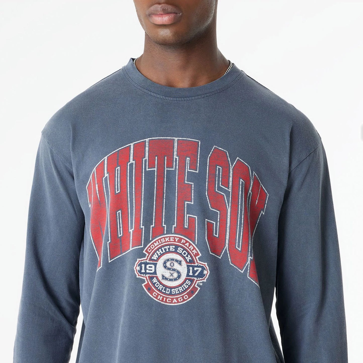 The Male model is wearing Chicago White Sox Oversized Essential Navy Oversized Long Sleeve T-Shirt 3