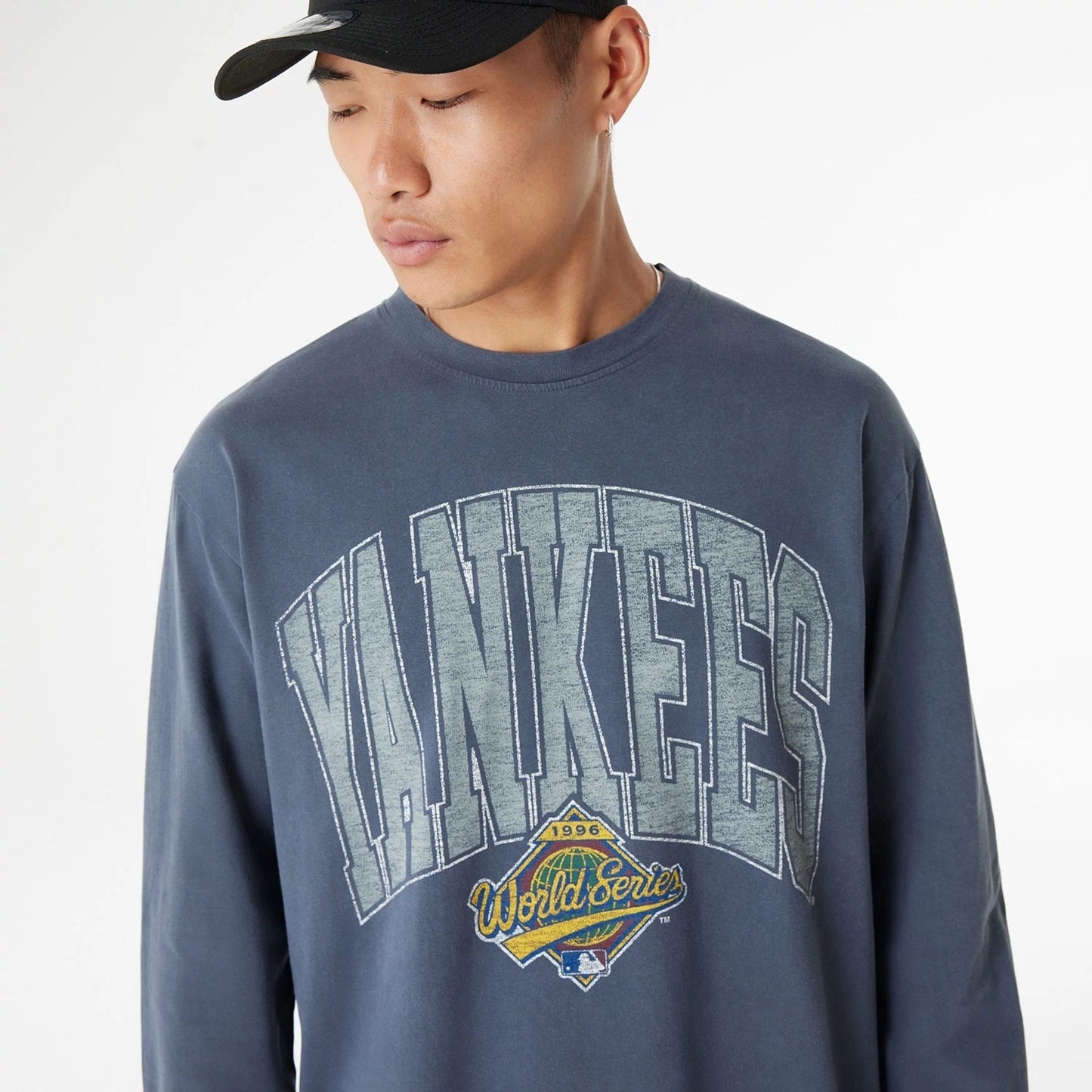 The Male model is wearing New York Yankees Oversized Essential Navy Oversized Long Sleeve T-Shirt 3