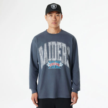 The Male model is wearing Las Vegas Raiders Oversized Essential Dark Grey Oversized Long Sleeve T-Shirt 1