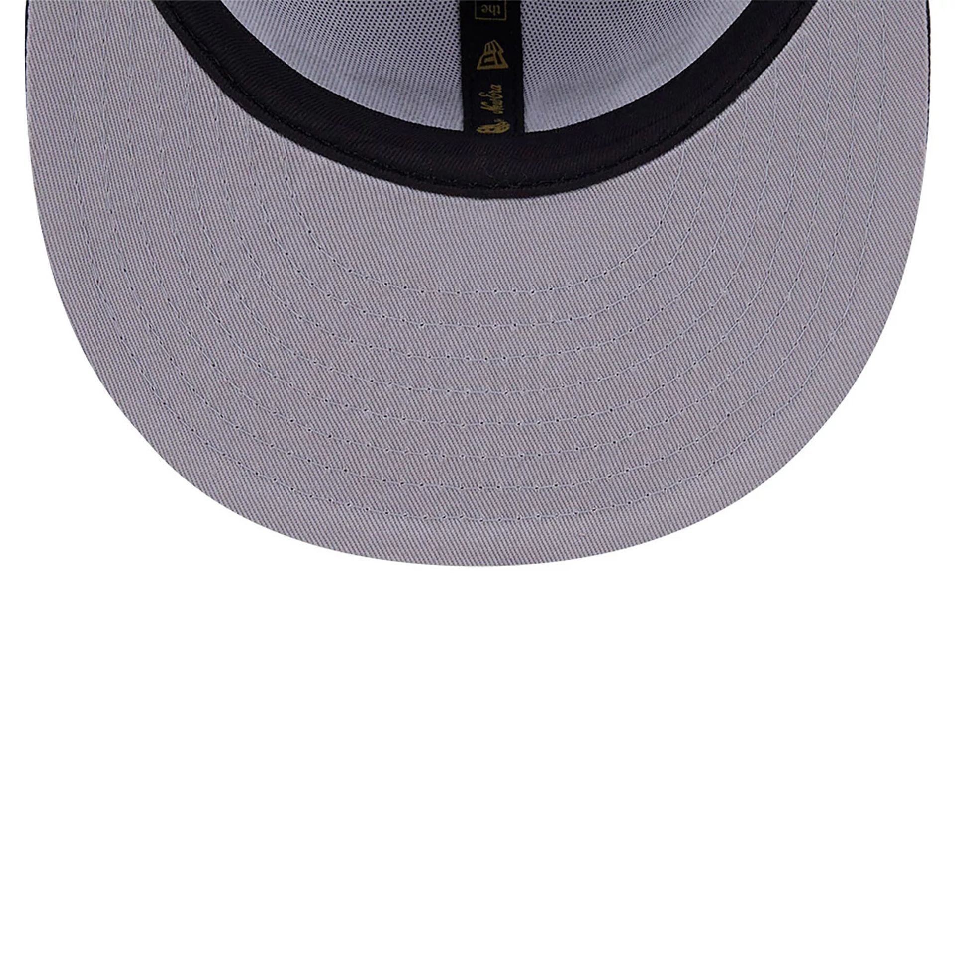 This is a New York Yankees 59FIFTY Day White 59FIFTY Fitted Cap 2